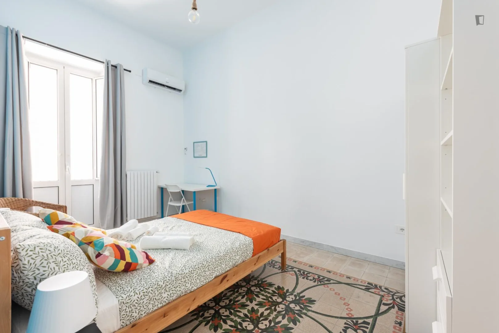 Chambre d'étudiant économique avec emplacement pratique dans 