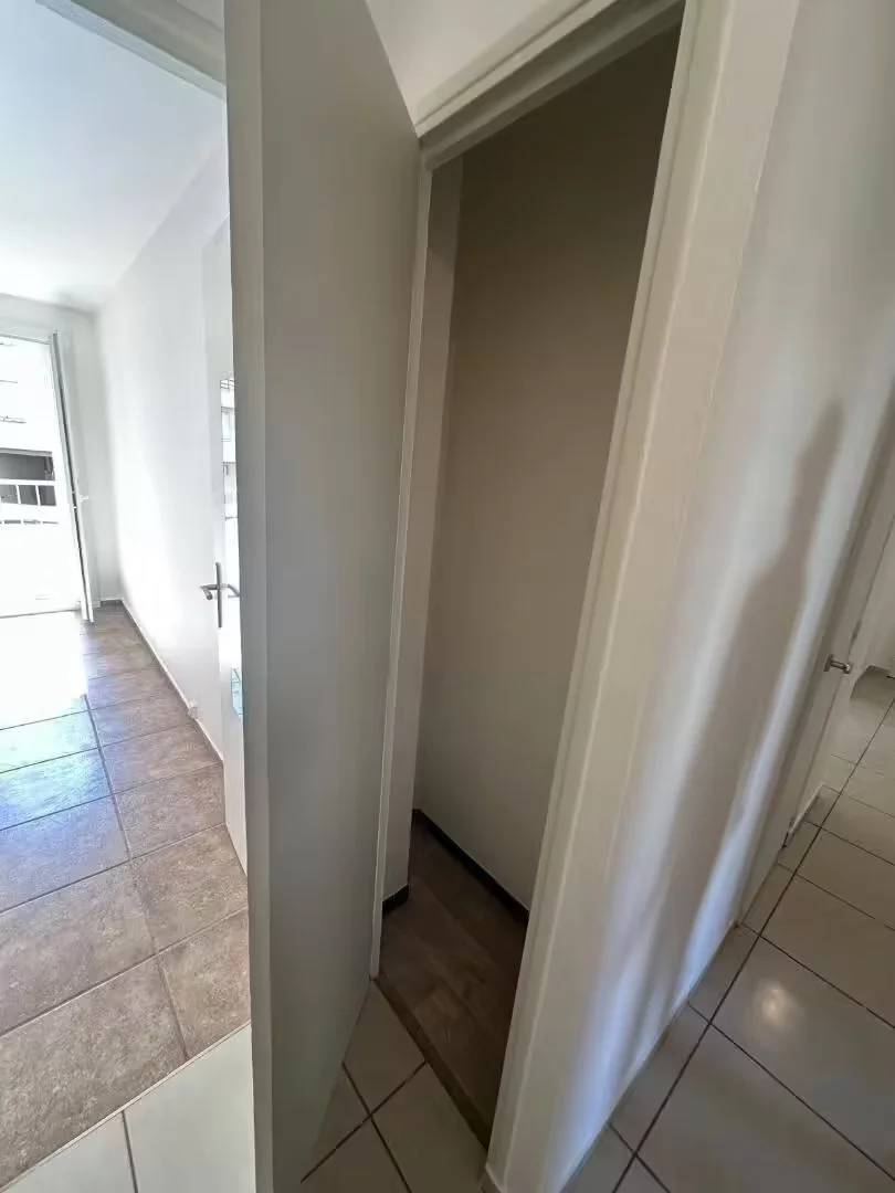 Zimmer in Studentenwohnung in  zu vermieten, voll möbliert