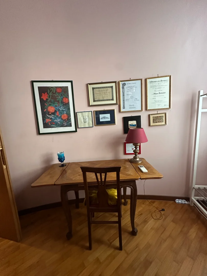 Habitación estudiantil económica con ubicación conveniente en 