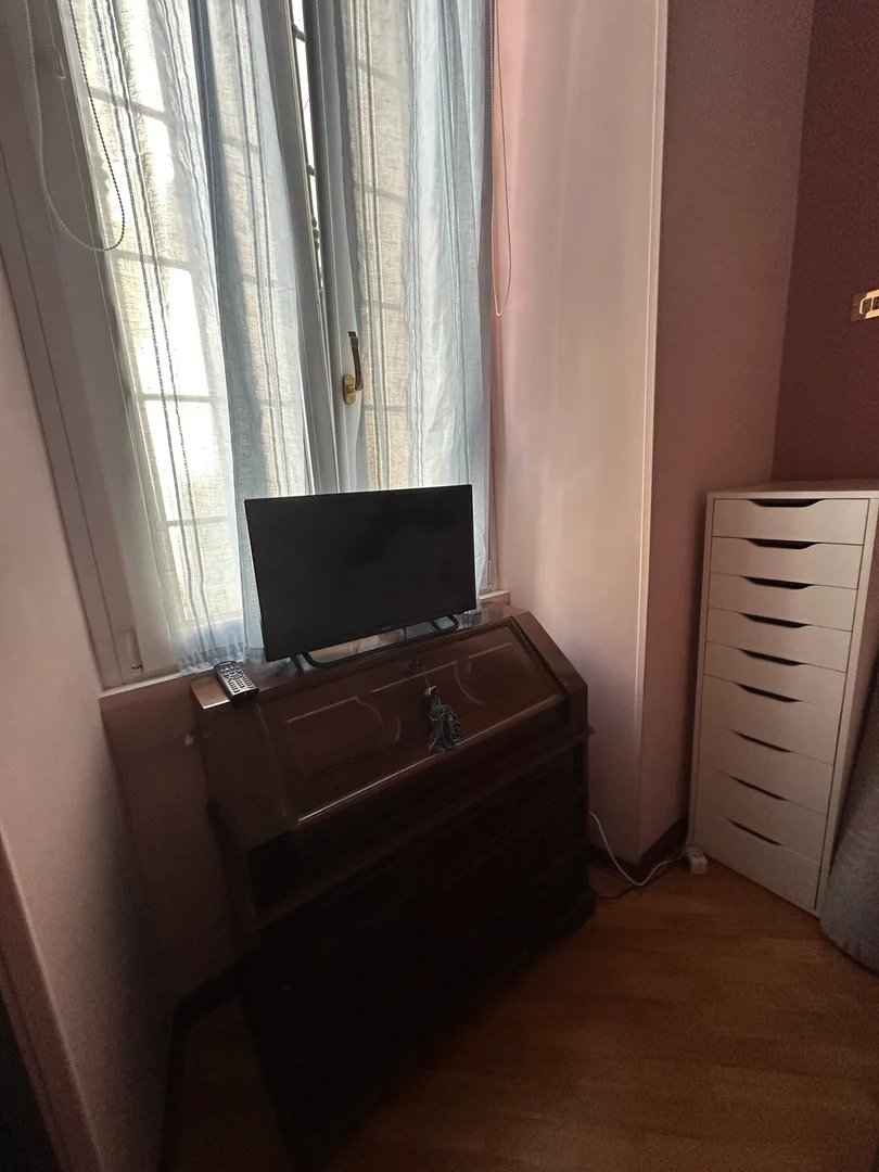 Habitación en apartamento estudiantil en alquiler en , completamente amueblado
