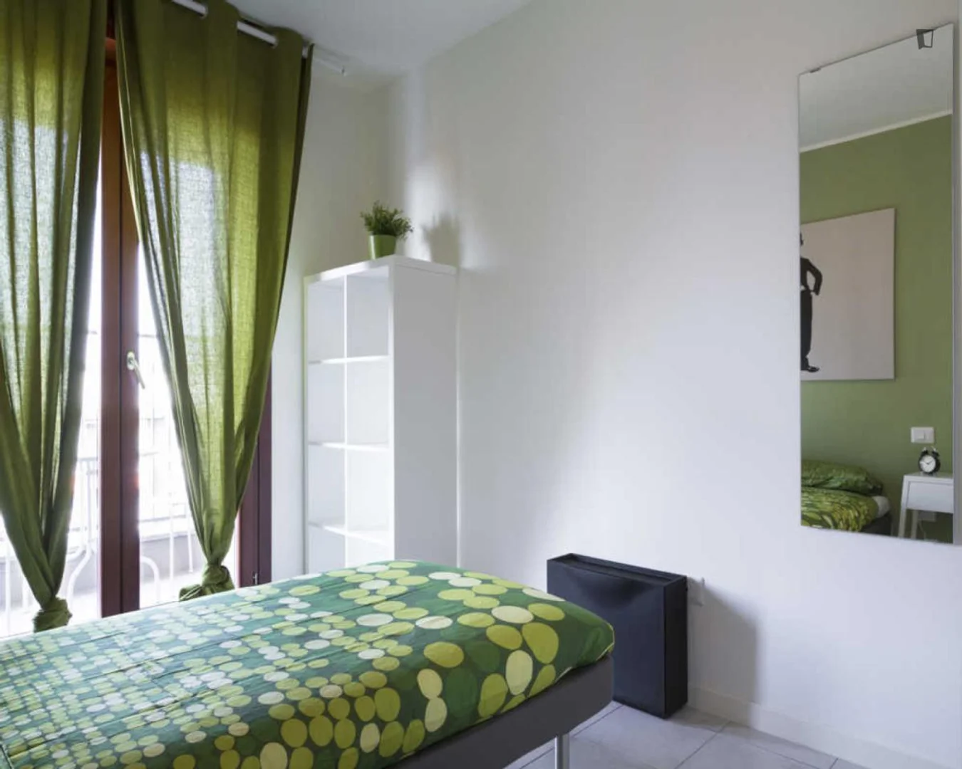 Student-friendly room in  with modern amenities