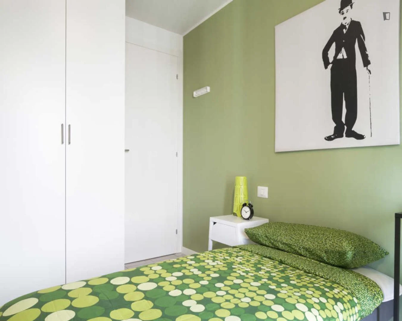 Cozy room for students available in 
