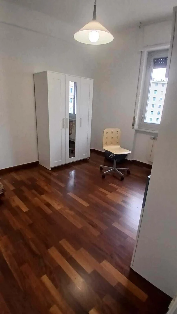 bölgesinde konforlu ve ferah öğrenci odası