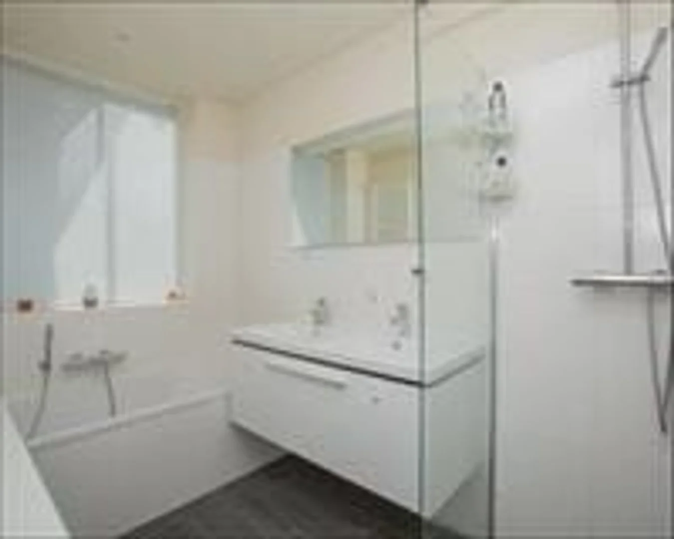 Quarto de estudante económico com localização conveniente em 