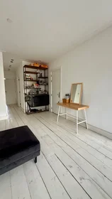 Private room at Tweede Kostverlorenkade, image 8 of 9