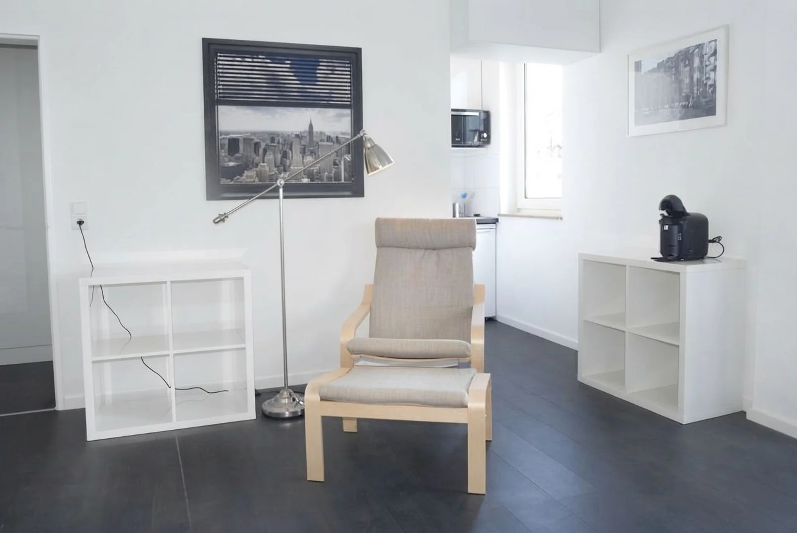 Affordable room for students with ample lighting in 
