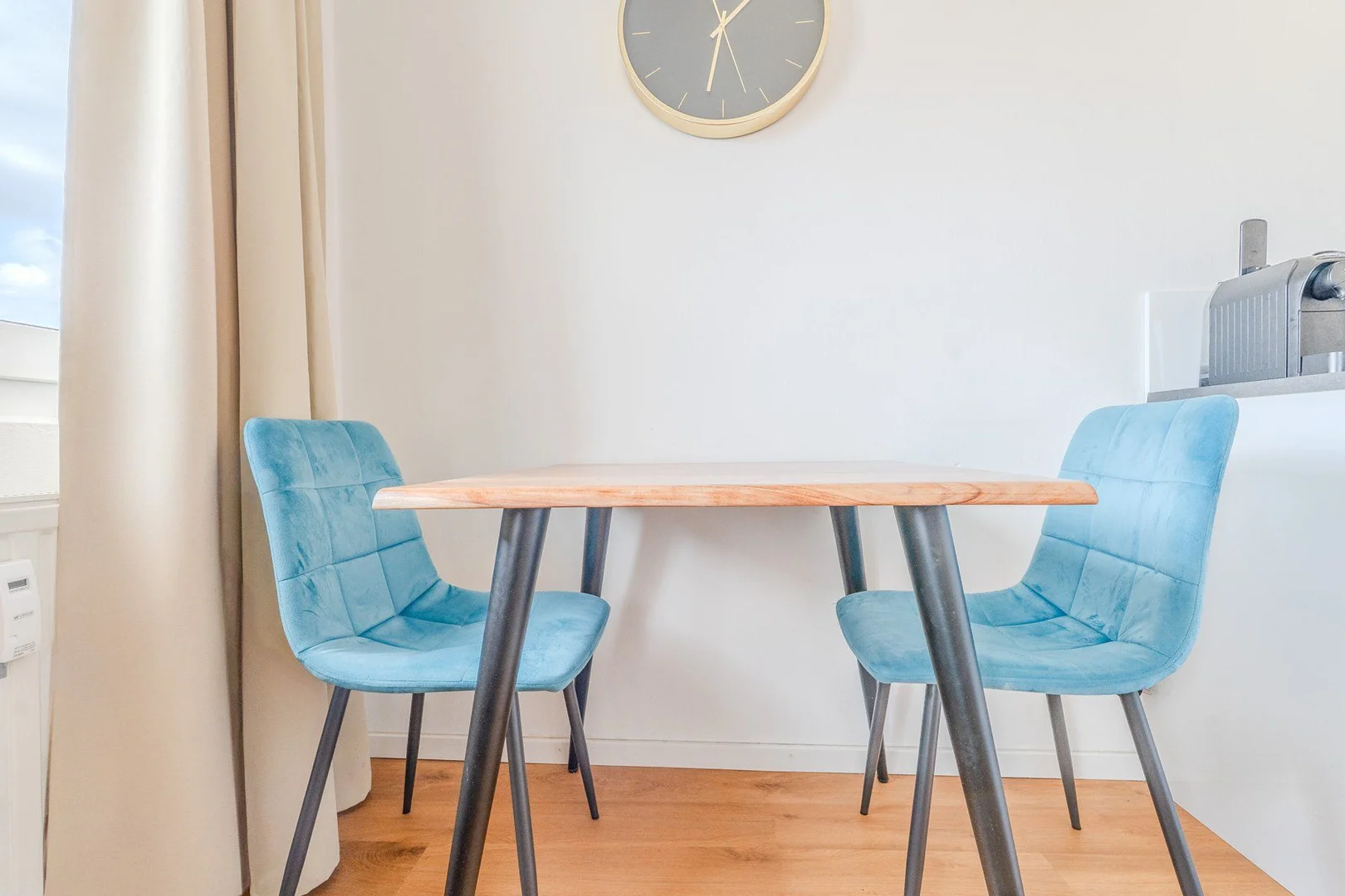Student-friendly room in  with modern amenities