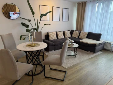 Apartamento inteiro em Behringstraße, imagem 1 de 10