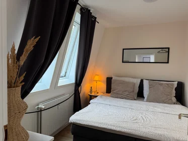 Apartamento inteiro em Behringstraße, imagem 6 de 17