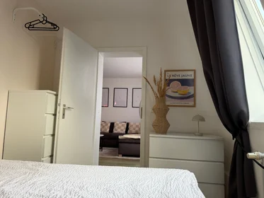 Apartamento inteiro em Behringstraße, imagem 7 de 17