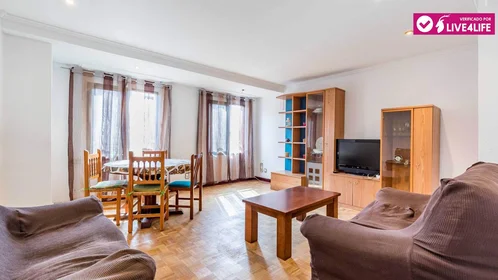 Shared room at Poeta Artola, 19, 5º 25, image 11 of 14