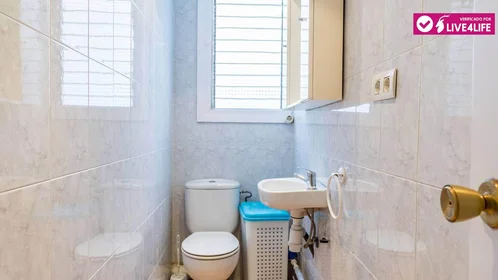 Shared room at Poeta Artola, 19, 5º 25, image 8 of 14