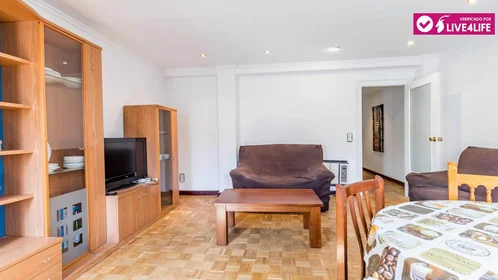 Shared room at Poeta Artola, 19, 5º 25, image 10 of 14