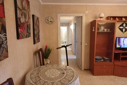 Quarto compartilhado em Calle Poeta Manuel Benítez Carrasco, 6, esc. 0 2º 3-3, imagem 11 de 16
