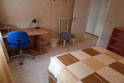 Quarto compartilhado em Calle Poeta Manuel Benítez Carrasco, 6, esc. 0 2º 3-3, imagem 6 de 16