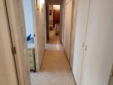 Quarto compartilhado em Poeta Manuel Benítez Carrasco, 6, 2º 3-2, imagem 15 de 16