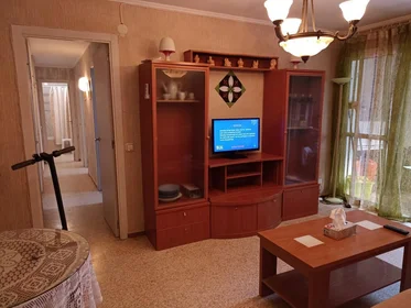 Quarto compartilhado em Poeta Manuel Benítez Carrasco, 6, 2º 3-2, imagem 5 de 16
