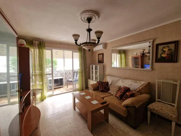 Quarto compartilhado em Poeta Manuel Benítez Carrasco, 6, 2º 3-2, imagem 7 de 16