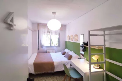 Shared room at Francisco de Paula Valladar Serrano, 3, esc. 0 0º 2, image 1 of 17