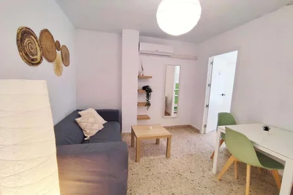 Shared room at Francisco de Paula Valladar Serrano, 3, esc. 0 0º 2, image 11 of 17