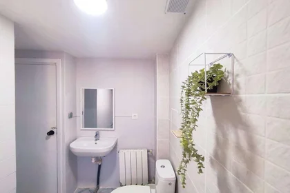 Shared room at Francisco de Paula Valladar Serrano, 3, esc. 0 0º 2, image 16 of 17