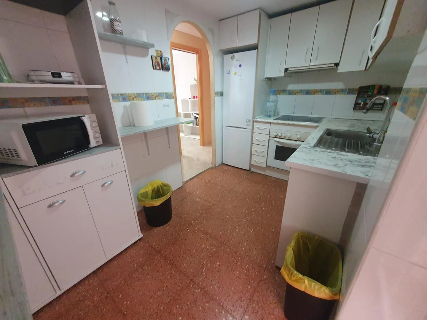 Habitación para estudiantes en  con área de estudio y facilidades compartidas