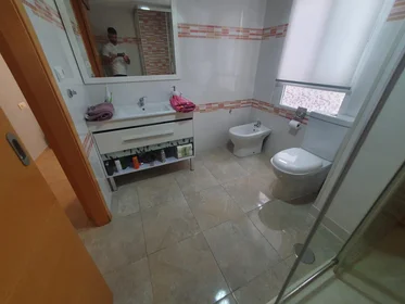 Habitación compartida en Calle de Guardamar, 6, 5º B-2, imagen 32 de 44