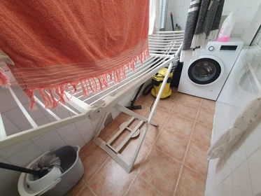 Habitación compartida en Calle de Guardamar, 6, 5º B-2, imagen 5 de 44