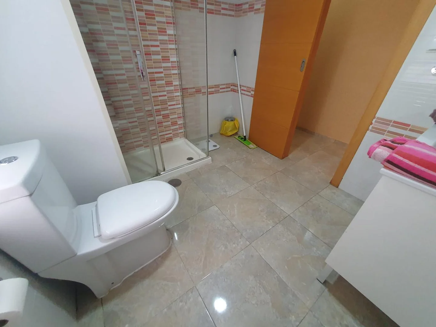 Habitación estudiantil económica con ubicación conveniente en 