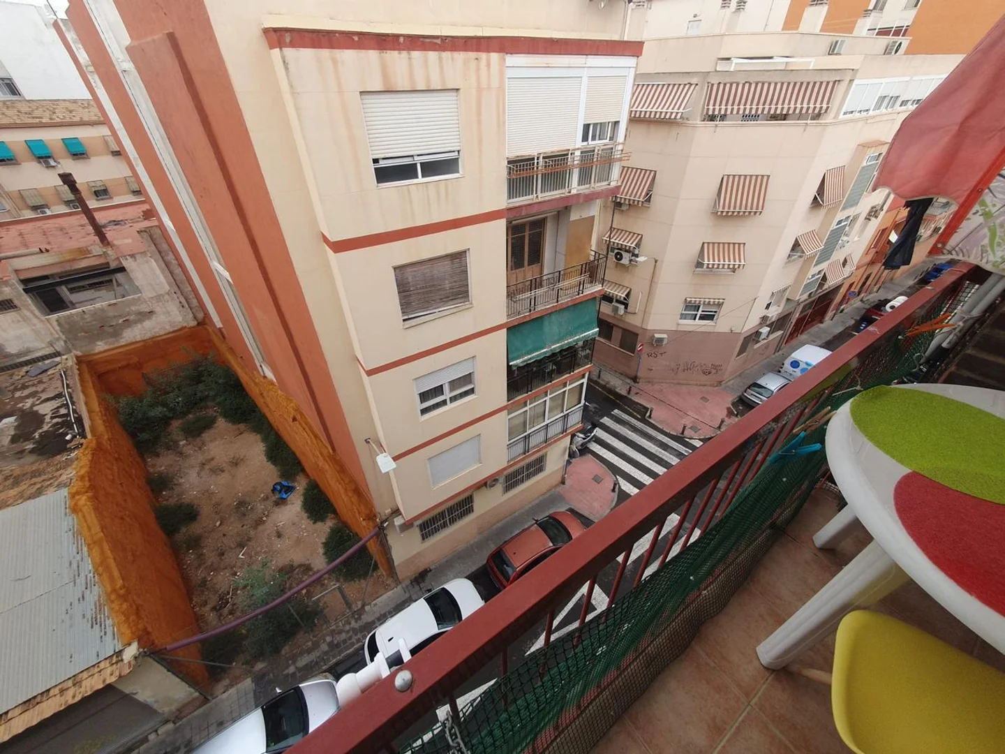 Habitación estudiantil económica cerca del campus en 