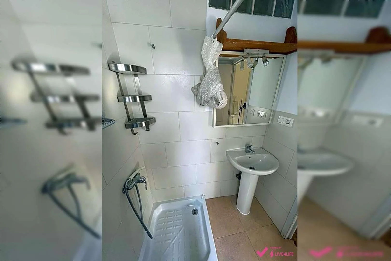 Quarto de estudante em  com área de estudo e instalações partilhadas