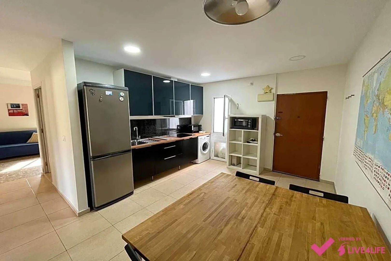 Comfortable and spacious student room in
