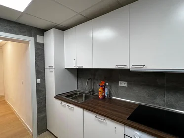 Shared room at Carrer de Campoamor, 6, esc. 0 0º B-2, image 13 of 23