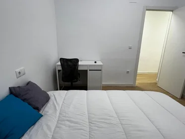 Shared room at Carrer de Campoamor, 6, esc. 0 0º B-2, image 16 of 23