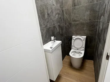 Shared room at Carrer de Campoamor, 6, esc. 0 0º B-2, image 18 of 23