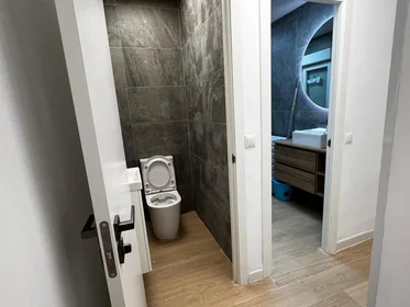 Shared room at Carrer de Campoamor, 6, esc. 0 0º B-2, image 20 of 23