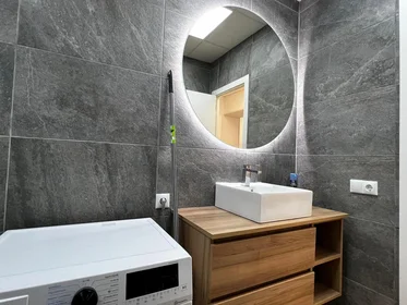 Shared room at Carrer de Campoamor, 6, esc. 0 0º B-2, image 7 of 23