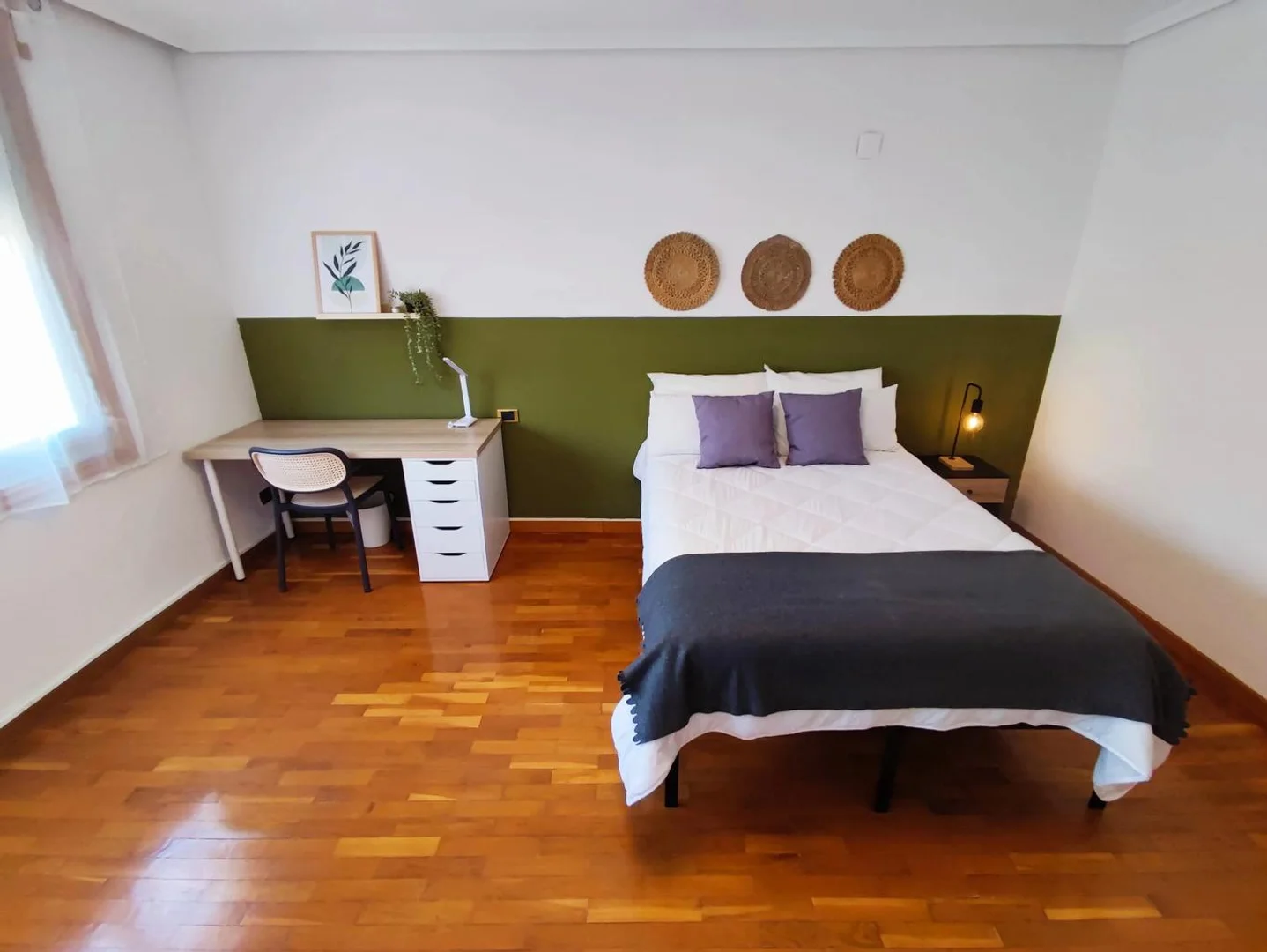 Chambre confortable pour étudiants disponible dans 