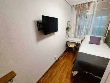 Chambre partagée à Carrer d'Enmig, 91, esc. 0 3º 3, image 16 de 28