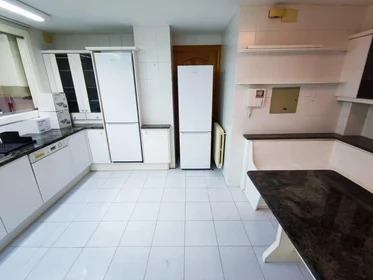 Chambre partagée à Carrer d'Enmig, 91, esc. 0 3º 3 7, image 21 de 49