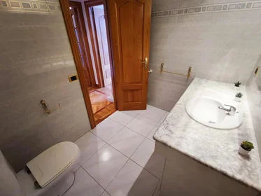Chambre partagée à Carrer d'Enmig, 91, esc. 0 3º 3 7, image 39 de 49