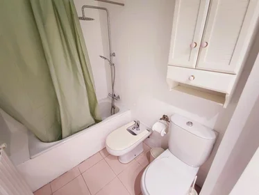 Chambre partagée à Carrer d'Enmig, 91, esc. 0 3º 3 7, image 41 de 49