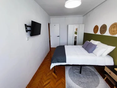 Chambre partagée à Carrer d'Enmig, 91, esc. 0 3º 3-1, image 27 de 32