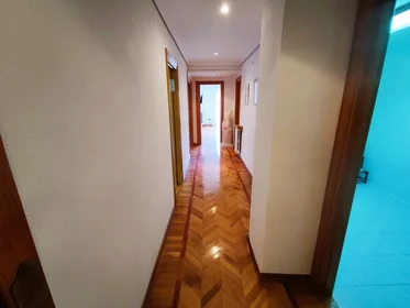 Chambre partagée à Carrer d'Enmig, 91, esc. 0 3º 3-1, image 29 de 32