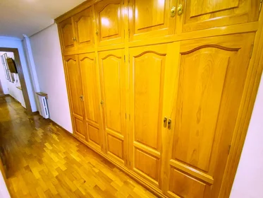 Chambre partagée à Carrer d'Enmig, 91, esc. 0 3º 3-1, image 31 de 32