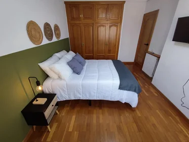 Chambre partagée à Carrer d'Enmig, 91, esc. 0 3º 3, image 13 de 30