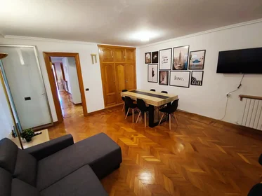 Chambre partagée à Carrer d'Enmig, 91, esc. 0 3º 3, image 8 de 30