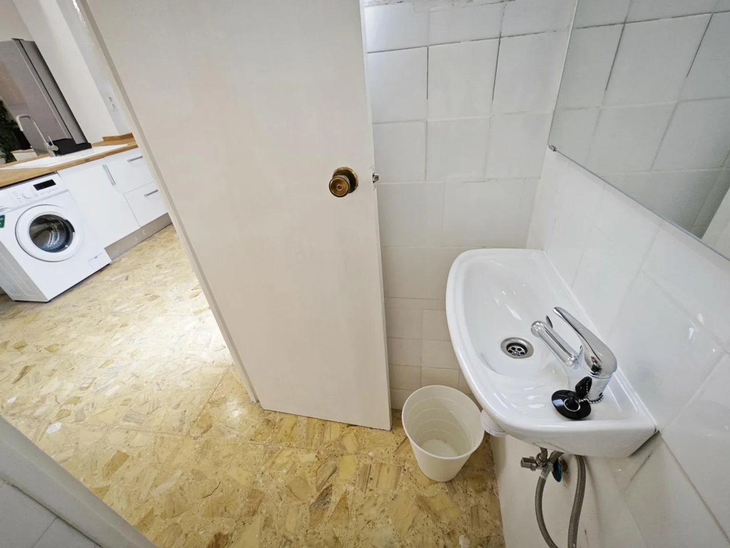 Niedrogi pokój studencki blisko kampusu w 