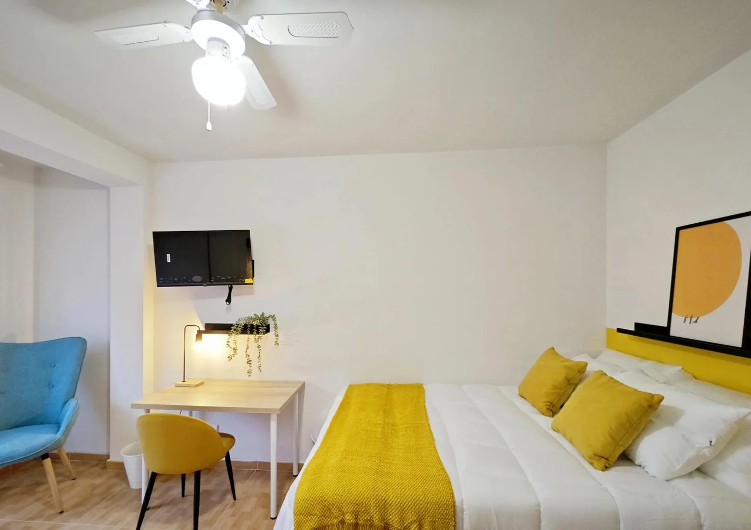 Quarto de estudante económico perto do campus em 