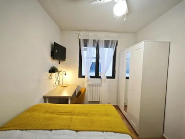 Quarto compartilhado em Calle Miguel de Unamuno, 15, esc. 0 1º 0, imagem 2 de 15